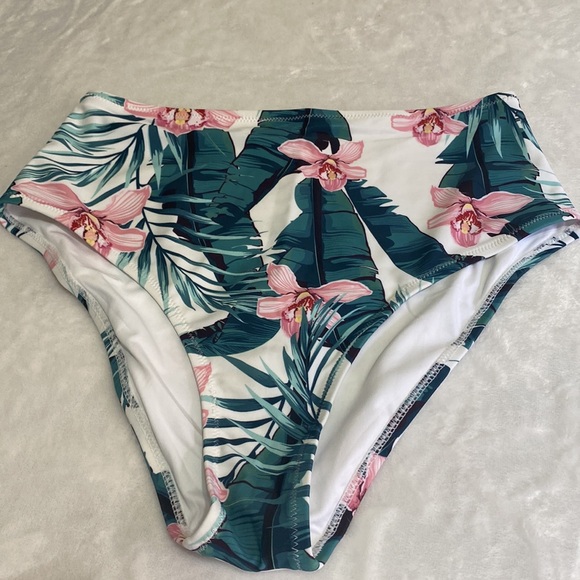 Cupshe Tropical Floral Swimming Bikini Bottom Size L - Picture 3 of 8
